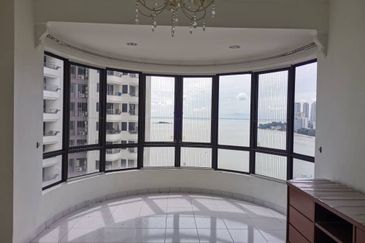 Twin Towers, Ratu Mutiara