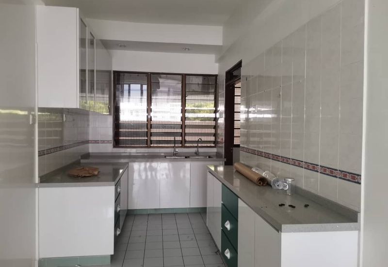 Twin Towers, Ratu Mutiara