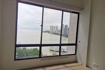 Twin Towers, Ratu Mutiara