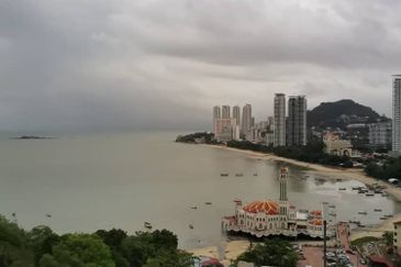 Twin Towers, Ratu Mutiara