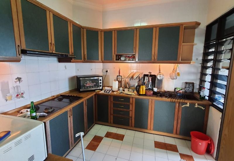 Marina Tower, Ratu Mutiara