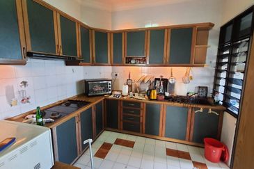 Marina Tower, Ratu Mutiara