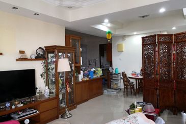 Coastal Tower, Ratu Mutiara