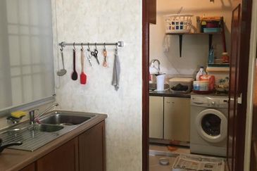 Coastal Tower, Ratu Mutiara