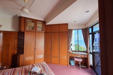 Marina Tower, Ratu Mutiara