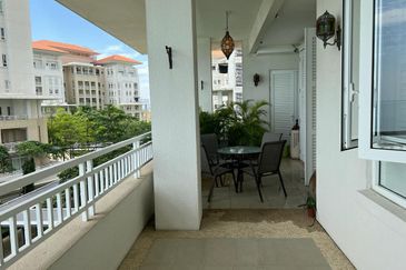 Quayside Seafront Resort Condominium