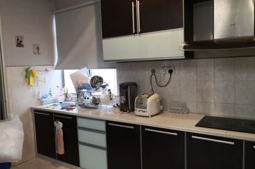 Coastal Tower, Ratu Mutiara