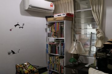 Coastal Tower, Ratu Mutiara