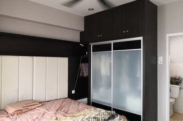 Coastal Tower, Ratu Mutiara