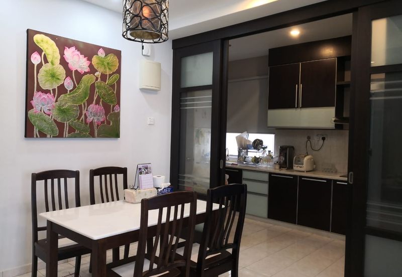 Coastal Tower, Ratu Mutiara