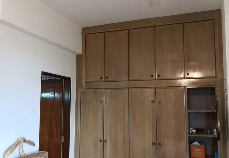 Marina Tower, Ratu Mutiara