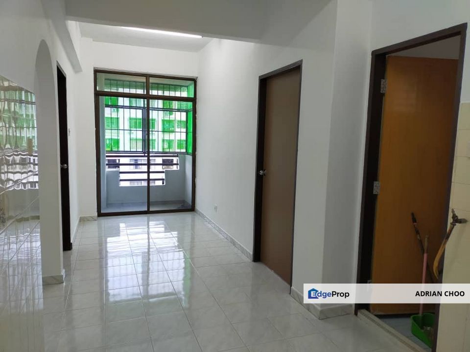 Well Court, Penang, Persiaran Gurney