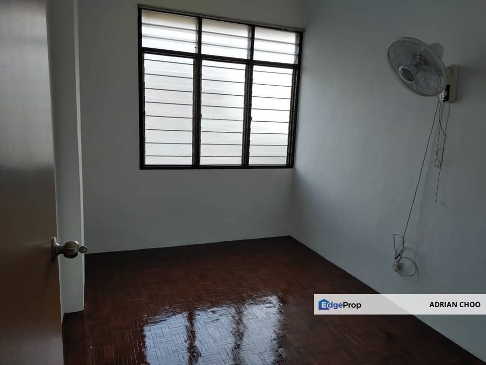 Well Court, Penang, Persiaran Gurney