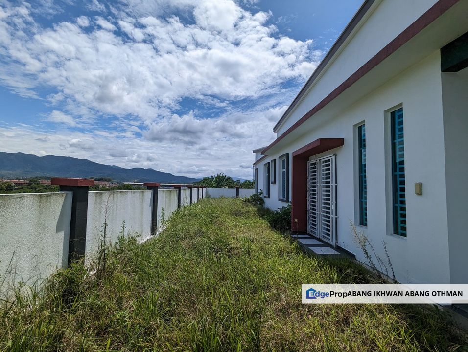 Corner Unit Bungalow, Vila Bukit Negeri, Seremban, Negeri Sembilan, Seremban