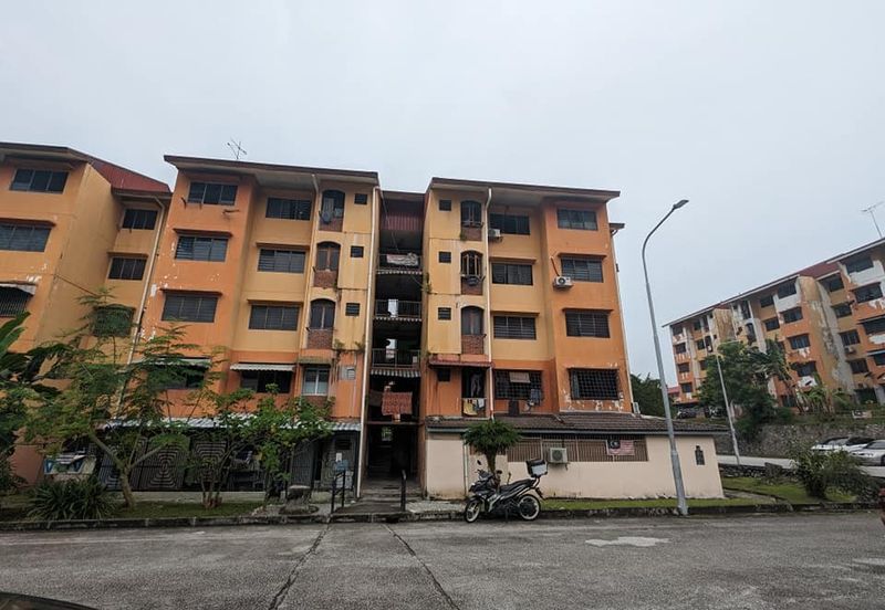 Flat PKNS Seksyen 8
