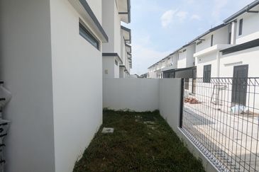 Beautiful 2 Story Nadira Bandar Bukit Raja, Klang