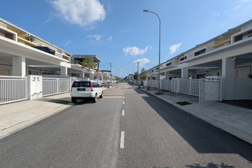 LAMAN SENDAYAN (PRESINT 2)