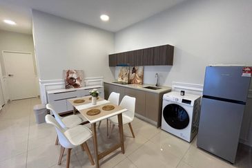 Henna Residence @ The Quartz