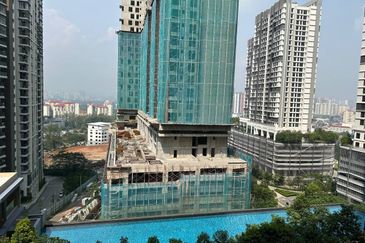 Henna Residence @ The Quartz