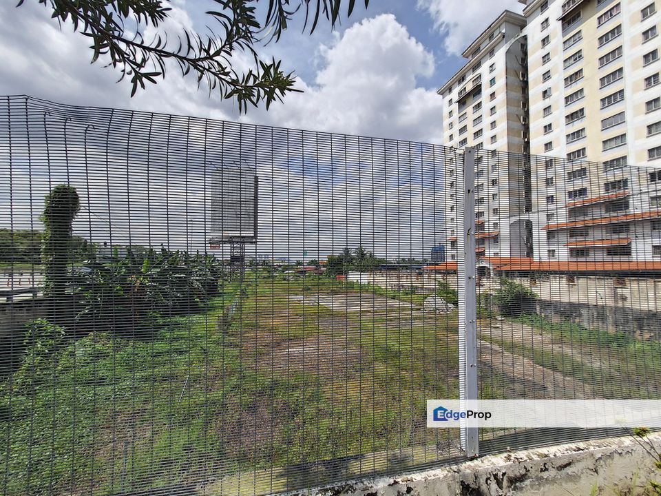 Puchong LDP mainroad facing commercial potential land for rent, Selangor, Puchong