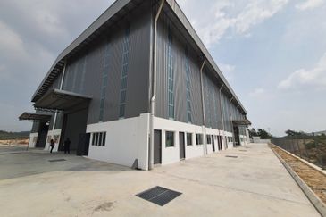 Rawang Bukit Beruntung New Semi-d Factory For Sale less than RM400psf