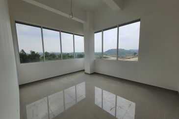 Rawang Bukit Beruntung New Semi-d Factory For Sale less than RM400psf