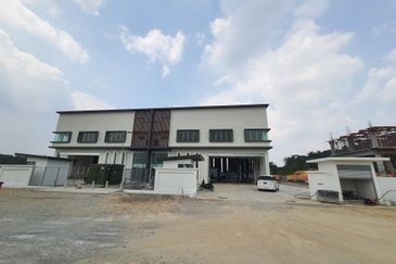 Rawang Bukit Beruntung New Semi-d Factory For Sale less than RM400psf