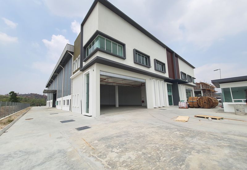 Rawang Bukit Beruntung New Semi-d/Detached Factory For Sale below RM400psf