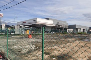 Selayang facing Jalan Kuching 1.9ac commercial potential land to let