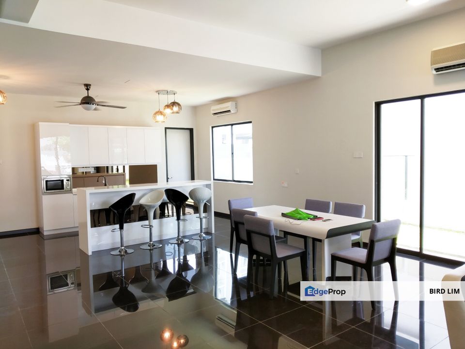 KAJANG, TAMAN SAUJANA SURIA, 3sty FREEHOLD SEMI D House Non Bumi Lot W/Title, ridgeview residences, tropicana heights, jade hills, taman bukit mewah,, Selangor, Kajang