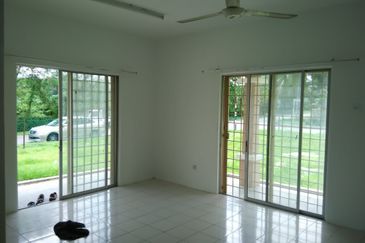 Persiaran Puncak Jalil 