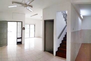 Persiaran Puncak Jalil 