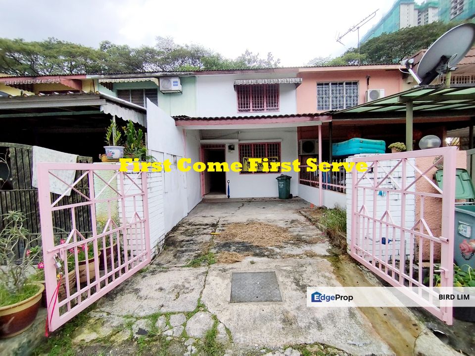 SUNGAI BESI TAMAN CASTLEFIELD 2sty Terrace Landed House With Extra Land at Behind Yard Face
