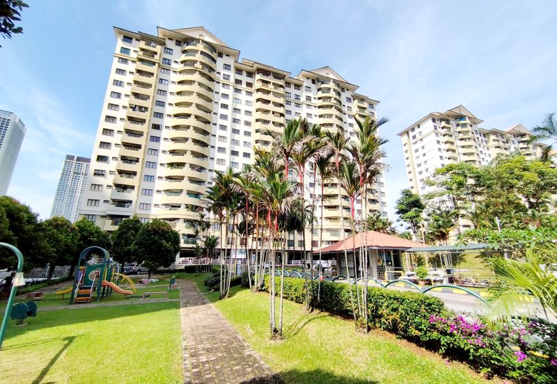 Anjung Hijau (Greenfield Apartment)