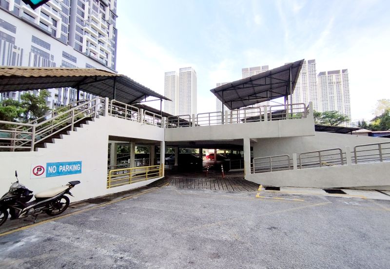 Anjung Hijau (Greenfield Apartment)