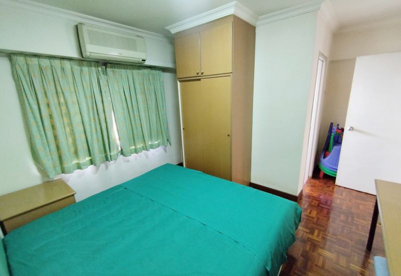 Anjung Hijau (Greenfield Apartment)