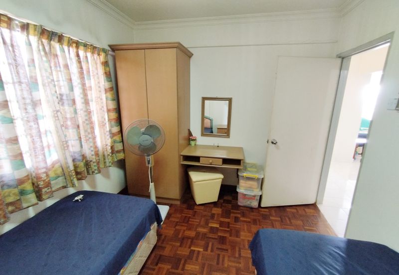 Anjung Hijau (Greenfield Apartment)