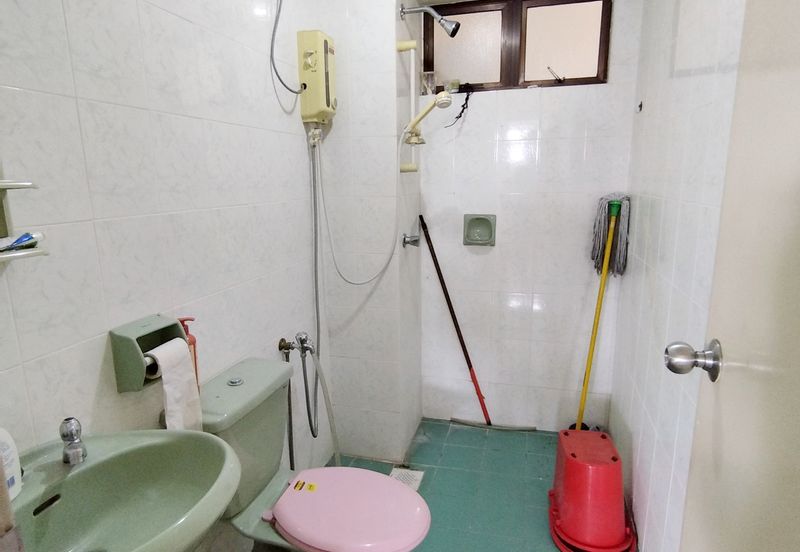 Anjung Hijau (Greenfield Apartment)