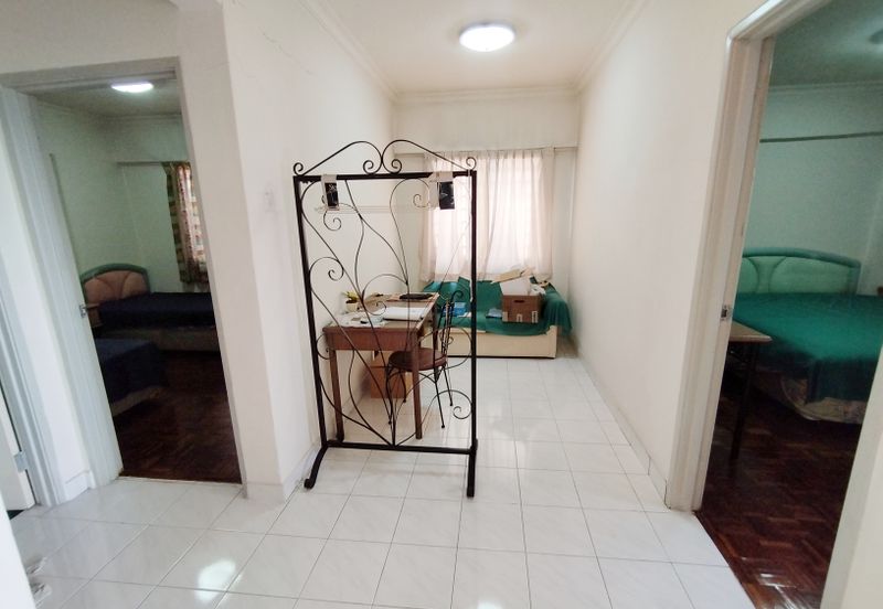 Anjung Hijau (Greenfield Apartment)