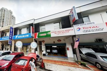 Jalan Kuchai Lama