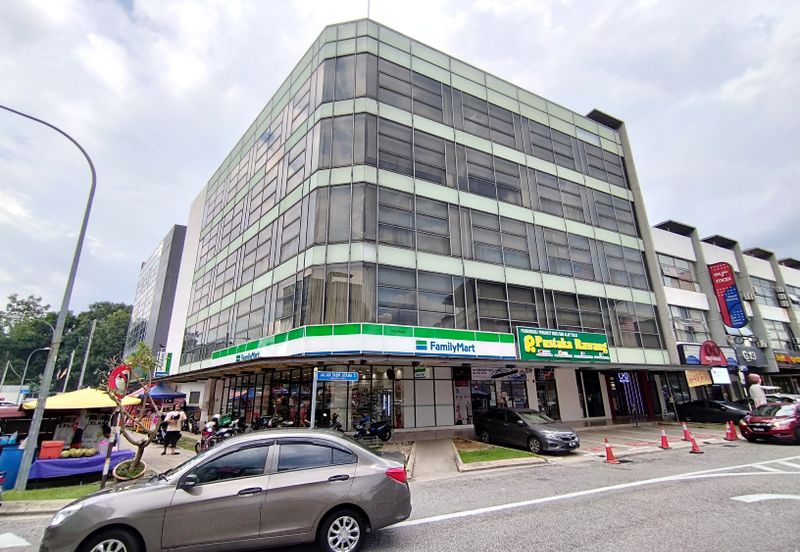 The Trillium @Lake Fields