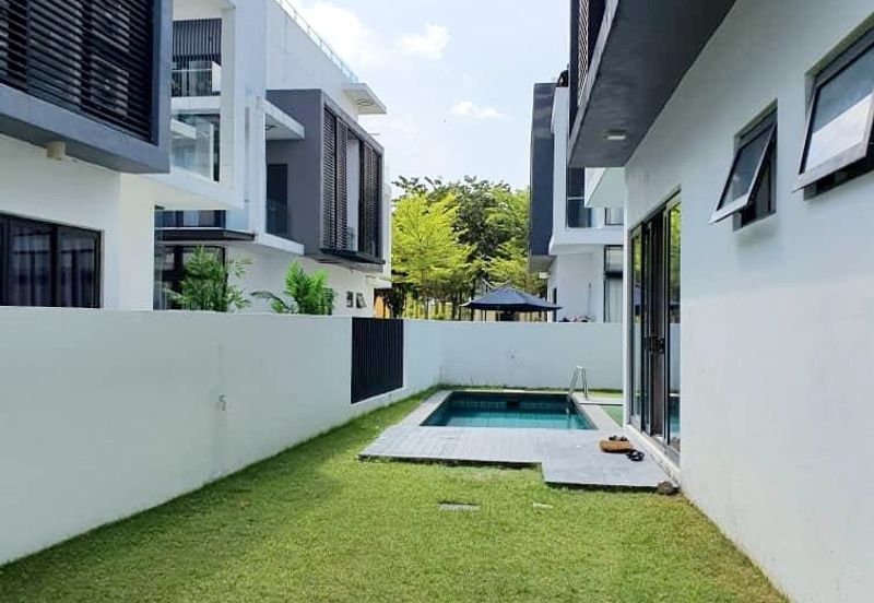 The Grove @ Lake Fields