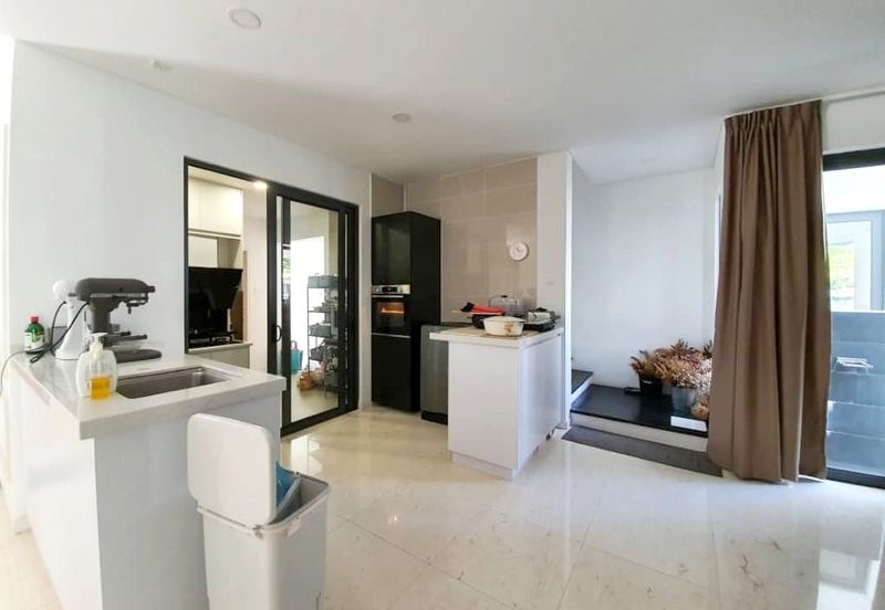 The Grove @ Lake Fields