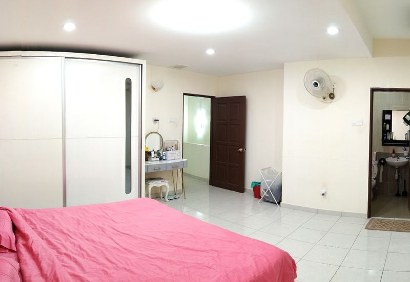 Taman Saujana Puchong