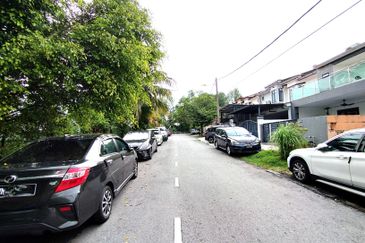 Taman Saujana Puchong