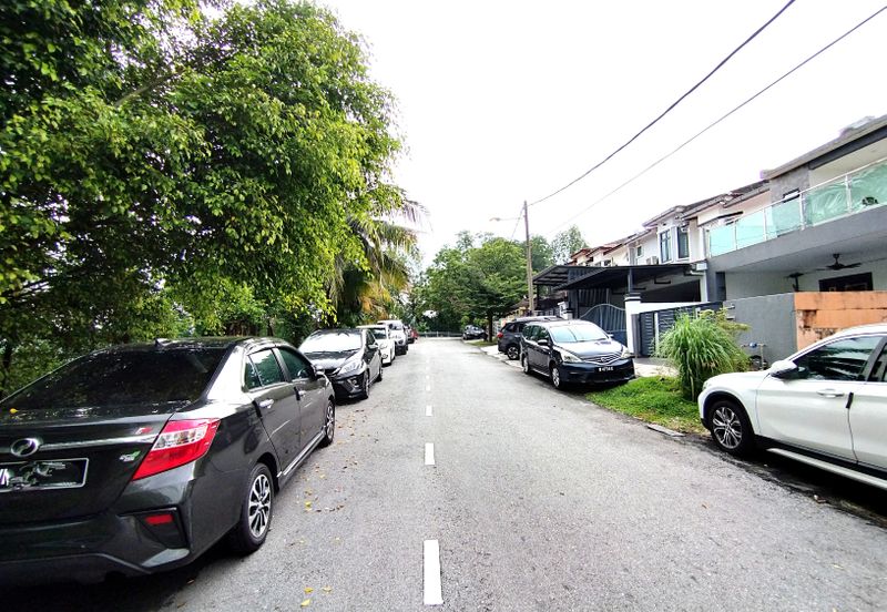 Taman Saujana Puchong