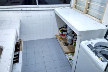 De Tropicana Condominium