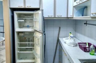 De Tropicana Condominium