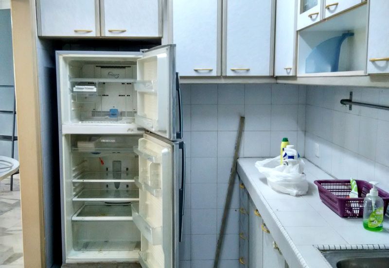 De Tropicana Condominium