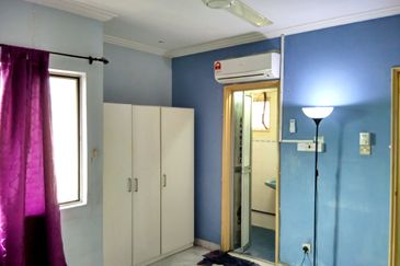 De Tropicana Condominium